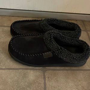 Men’s slippers brand new!